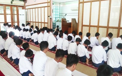 SMP Al-Irsyad : Membiasakan Sholat Dhuha dan Sholat Dzuhur Berjama'ah